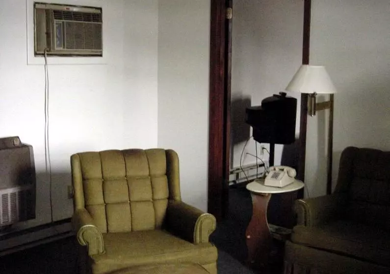 Double A Motel