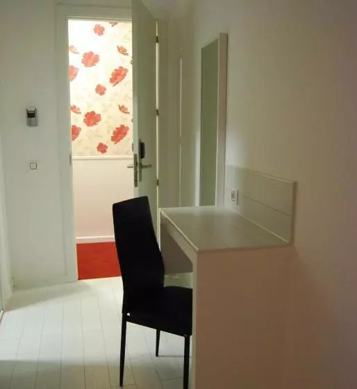 Hostal Petite Maman