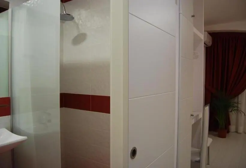 Hostal Petite Maman