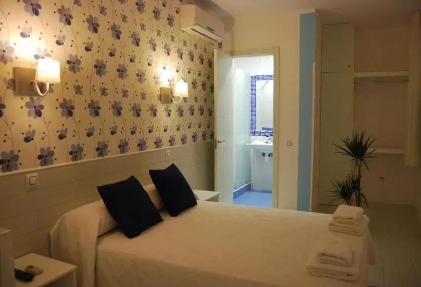 Hostal Petite Maman
