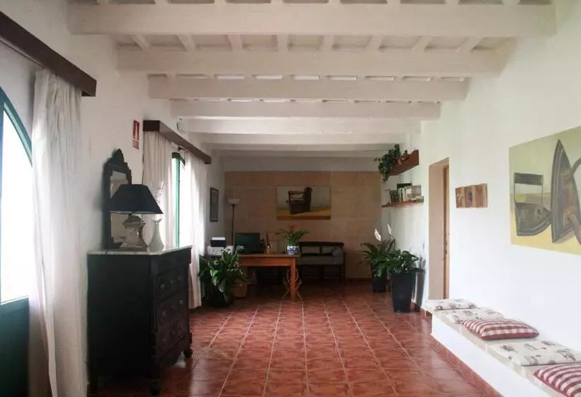 هتل Agroturismo Biniai Nou