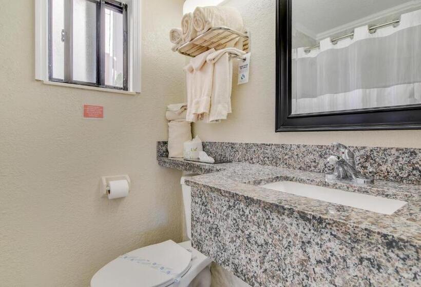 Hotel Anthony's On The Beach