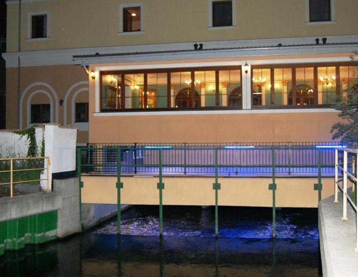 בית מלון כפרי Bończa