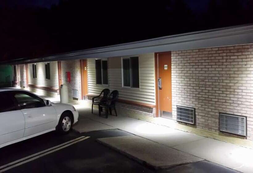 בית מלון כפרי Budget Inn Fairport