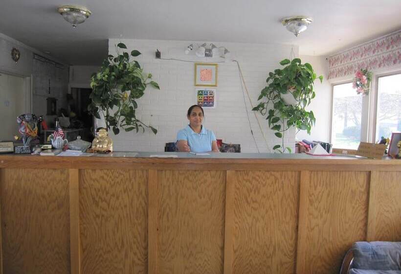 בית מלון כפרי Budget Inn Fairport