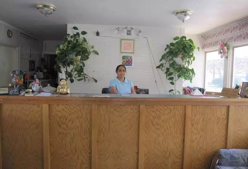 ホテル Budget Inn Fairport
