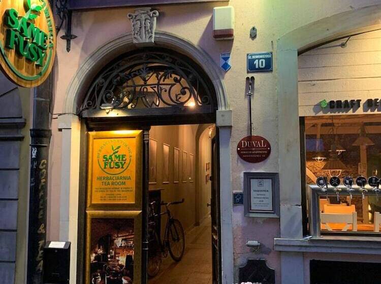 בית מלון כפרי Duval Serviced Apartments