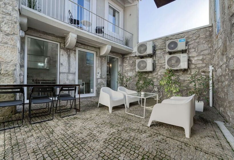 هتل Fine Arts Studios By Olala Homes