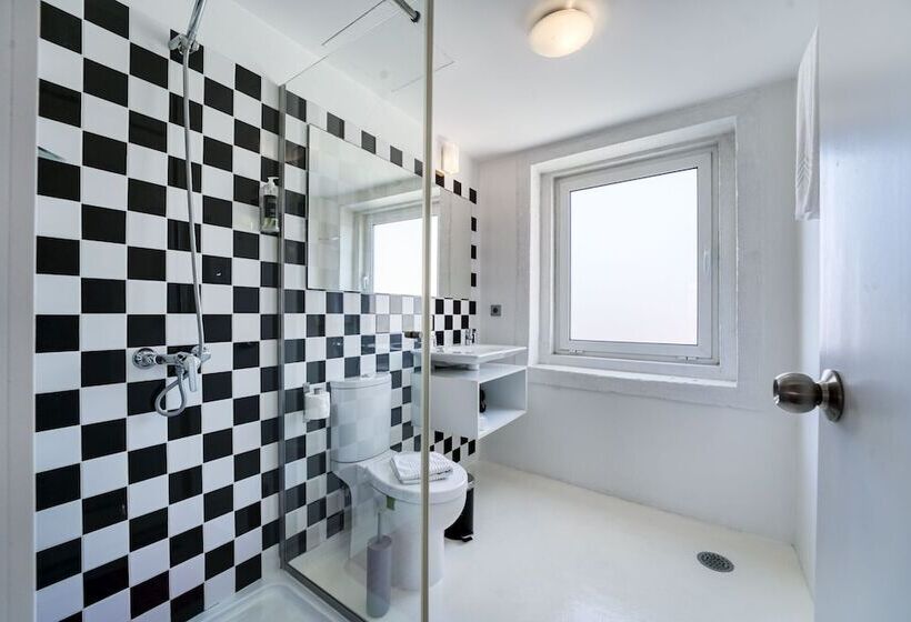 هتل Fine Arts Studios By Olala Homes