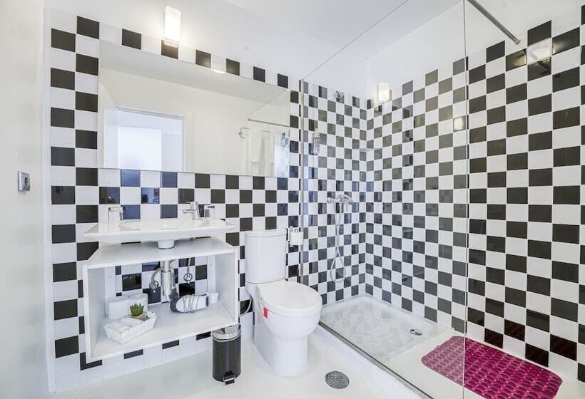 هتل Fine Arts Studios By Olala Homes