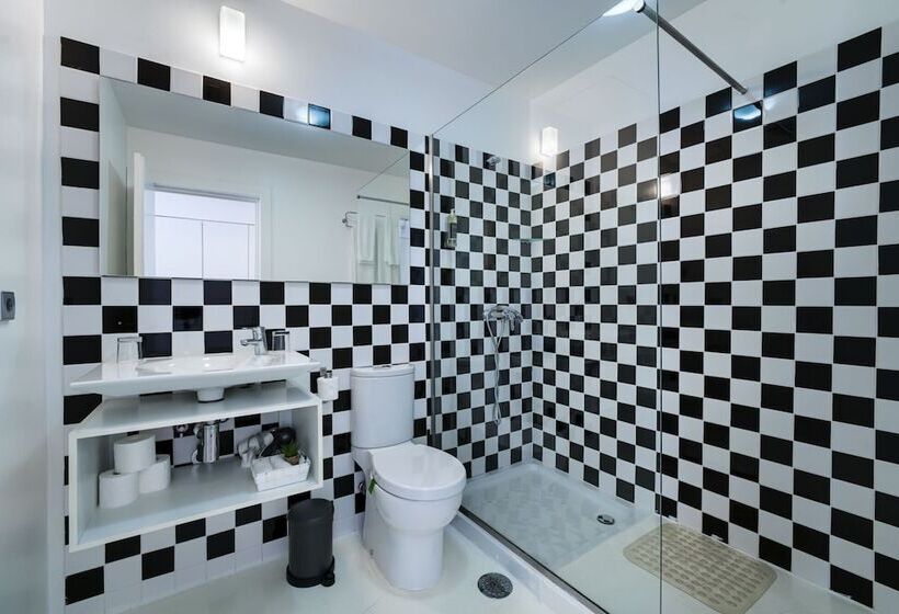 هتل Fine Arts Studios By Olala Homes