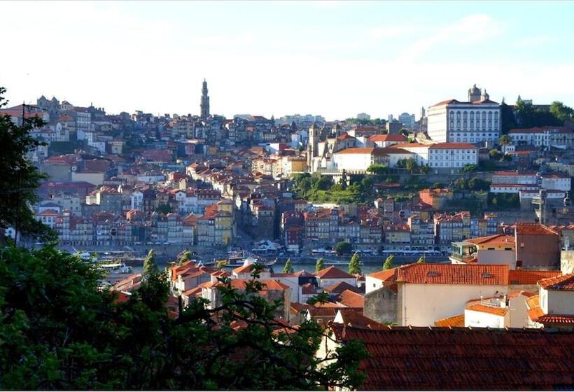 בית מלון כפרי Gaia Porto Hostel