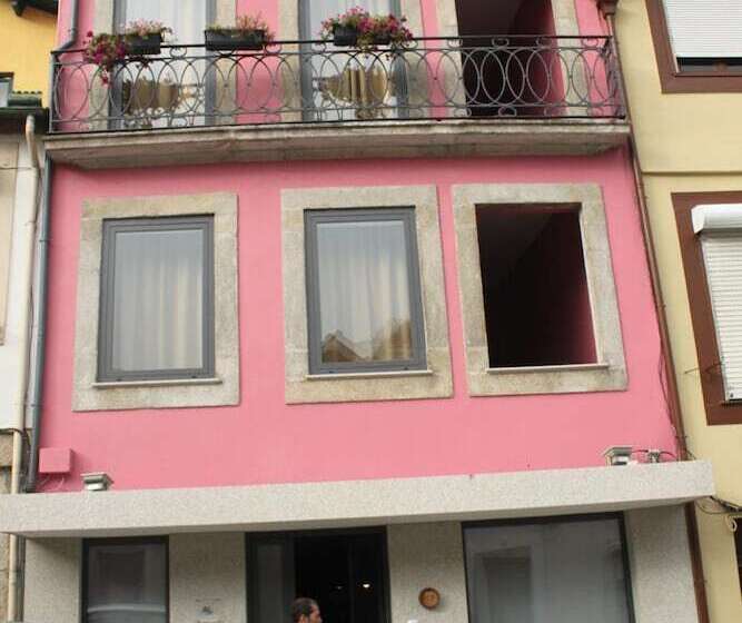 בית מלון כפרי Gaia Porto Hostel