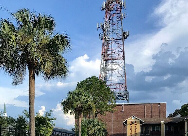 בית מלון כפרי Gainesville Lodge