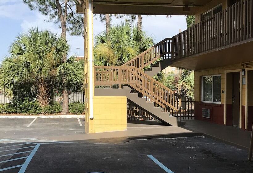 בית מלון כפרי Gainesville Lodge