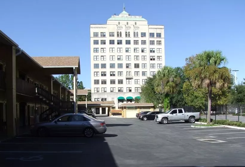 ホテル Gainesville Lodge