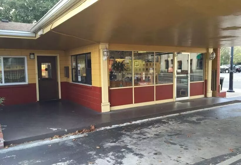 ホテル Gainesville Lodge