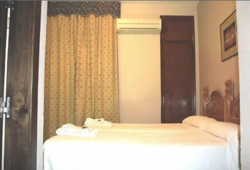 Hotel Hostal Carlos I