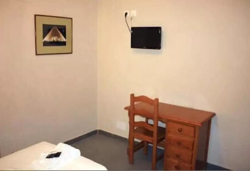 هتل Hostal Carlos I