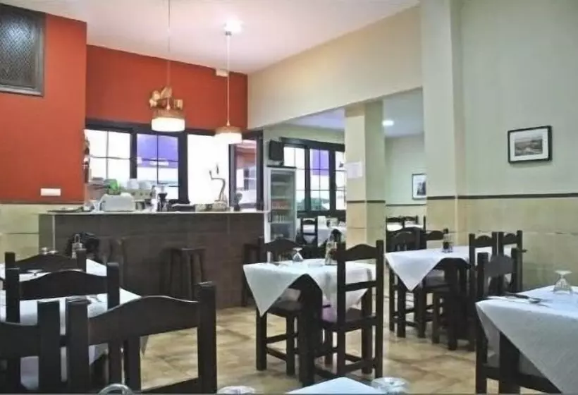 هتل Hostal Carlos I