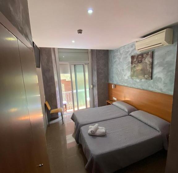 ホテル Hostal Drassanes