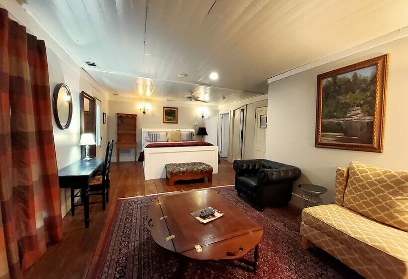 فندق Old Storehouse Inn