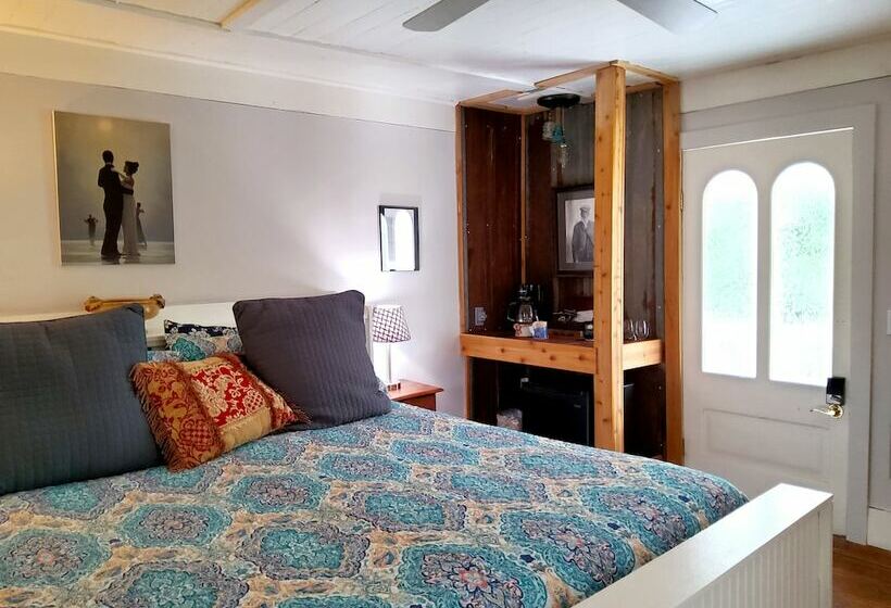 فندق Old Storehouse Inn