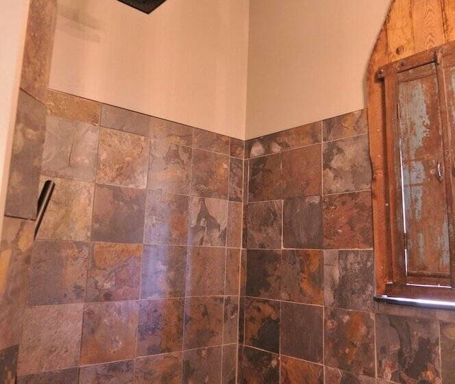 فندق Old Storehouse Inn