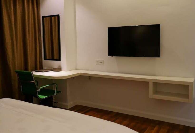 בית מלון כפרי Pine Garden