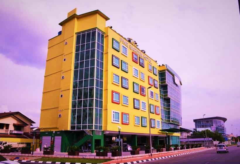 בית מלון כפרי Pine Garden