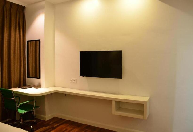 בית מלון כפרי Pine Garden