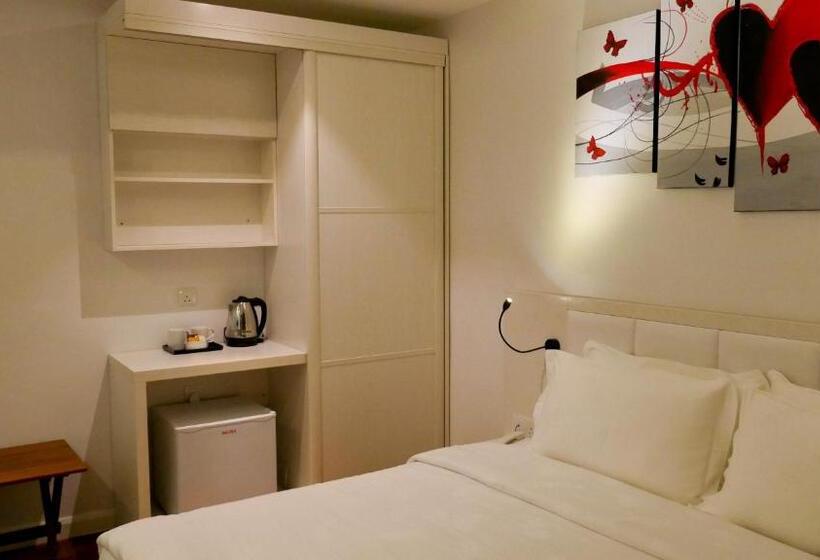 בית מלון כפרי Pine Garden