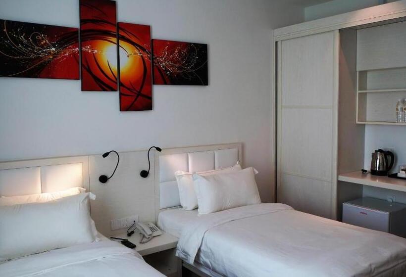 בית מלון כפרי Pine Garden