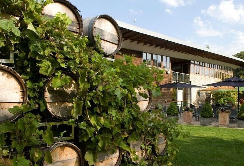 בית מלון כפרי Somerset Inn & Suites