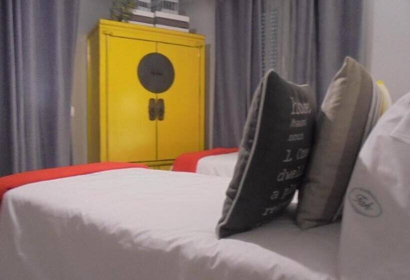 בית מלון כפרי Tak Boutique Old Town