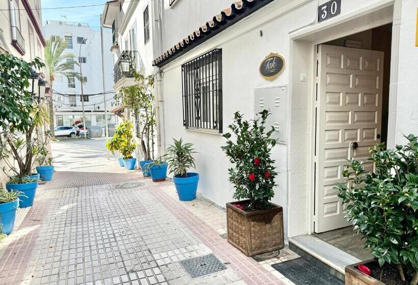 בית מלון כפרי Tak Boutique Old Town