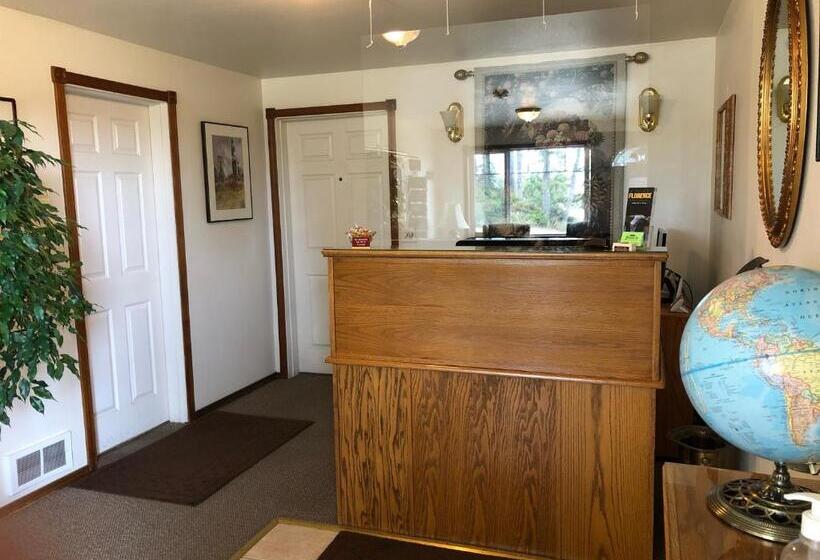 בית מלון כפרי The Landmark Inn