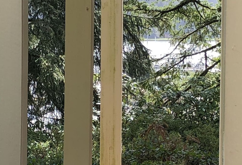 בית מלון כפרי The Landmark Inn