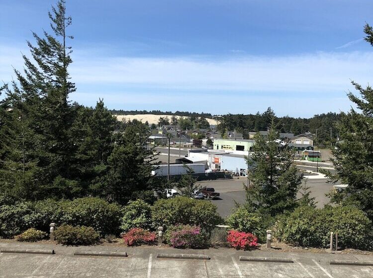 בית מלון כפרי The Landmark Inn