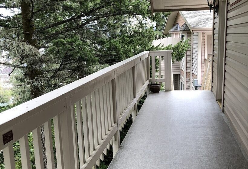 בית מלון כפרי The Landmark Inn