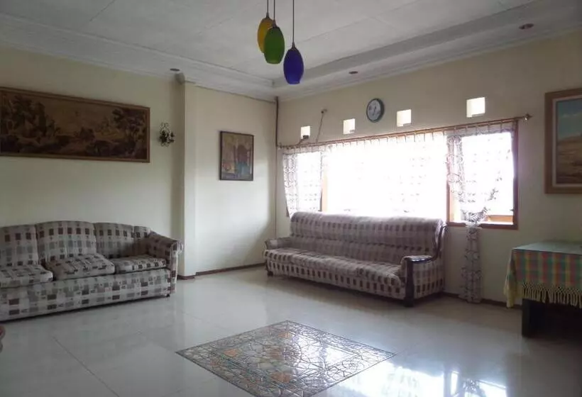 Pension Armi Hotel Malang