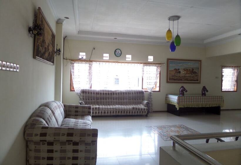 Pensionat Armi Hotel Malang