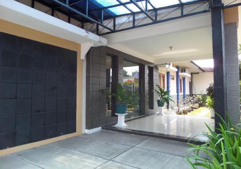 Pensionat Armi Hotel Malang