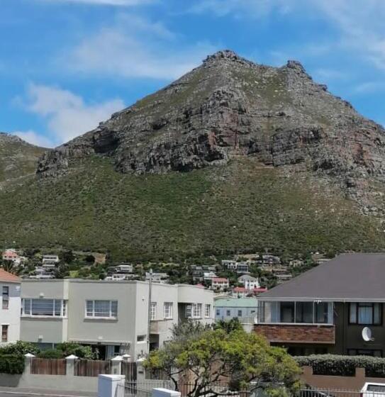 فندق صغير Ben Your Friend Youth Foundation