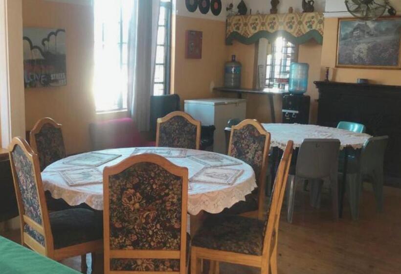 فندق صغير Ben Your Friend Youth Foundation