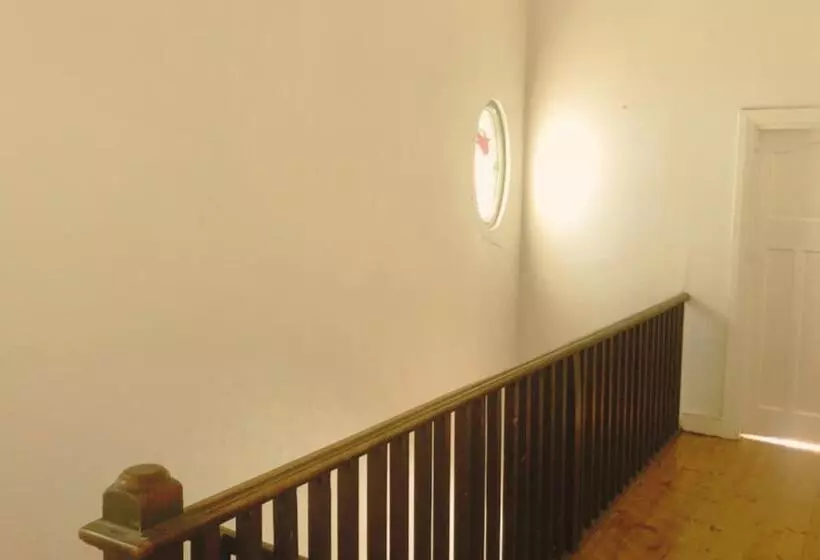 Retkeilymaja Ben Your Friend Youth Foundation