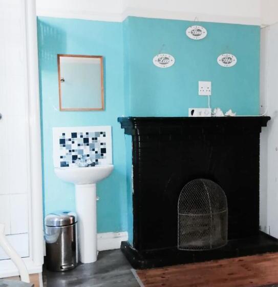 فندق صغير Ben Your Friend Youth Foundation