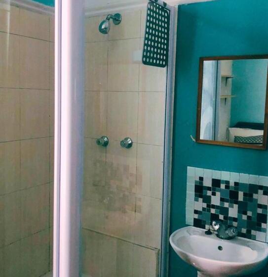 فندق صغير Ben Your Friend Youth Foundation