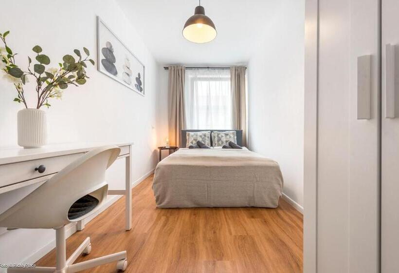 هاستل Central City Lofts