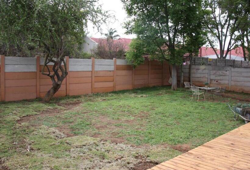 Bed & Breakfast Blesbok Inn